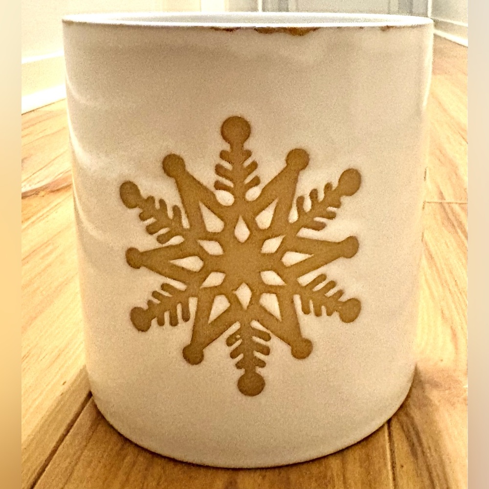 Winter Snowflake White Glazed Terracotta Vase/ Canister/ Flowerpot, 6 in Tall